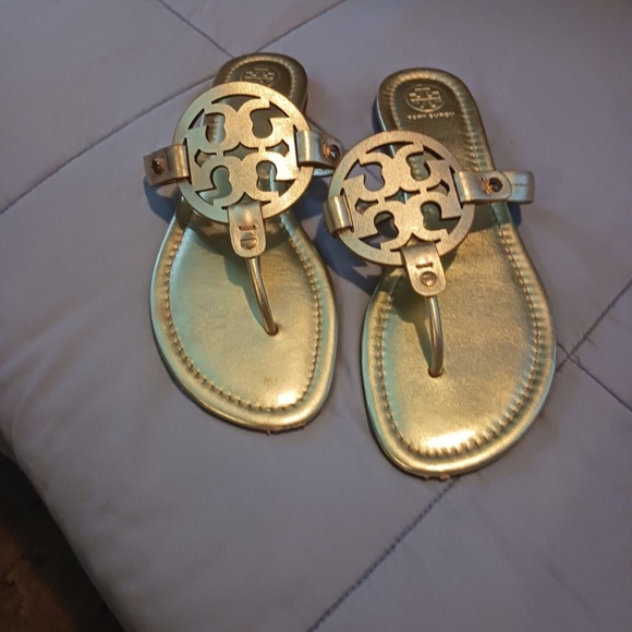 Shors - Picture 2 of 2